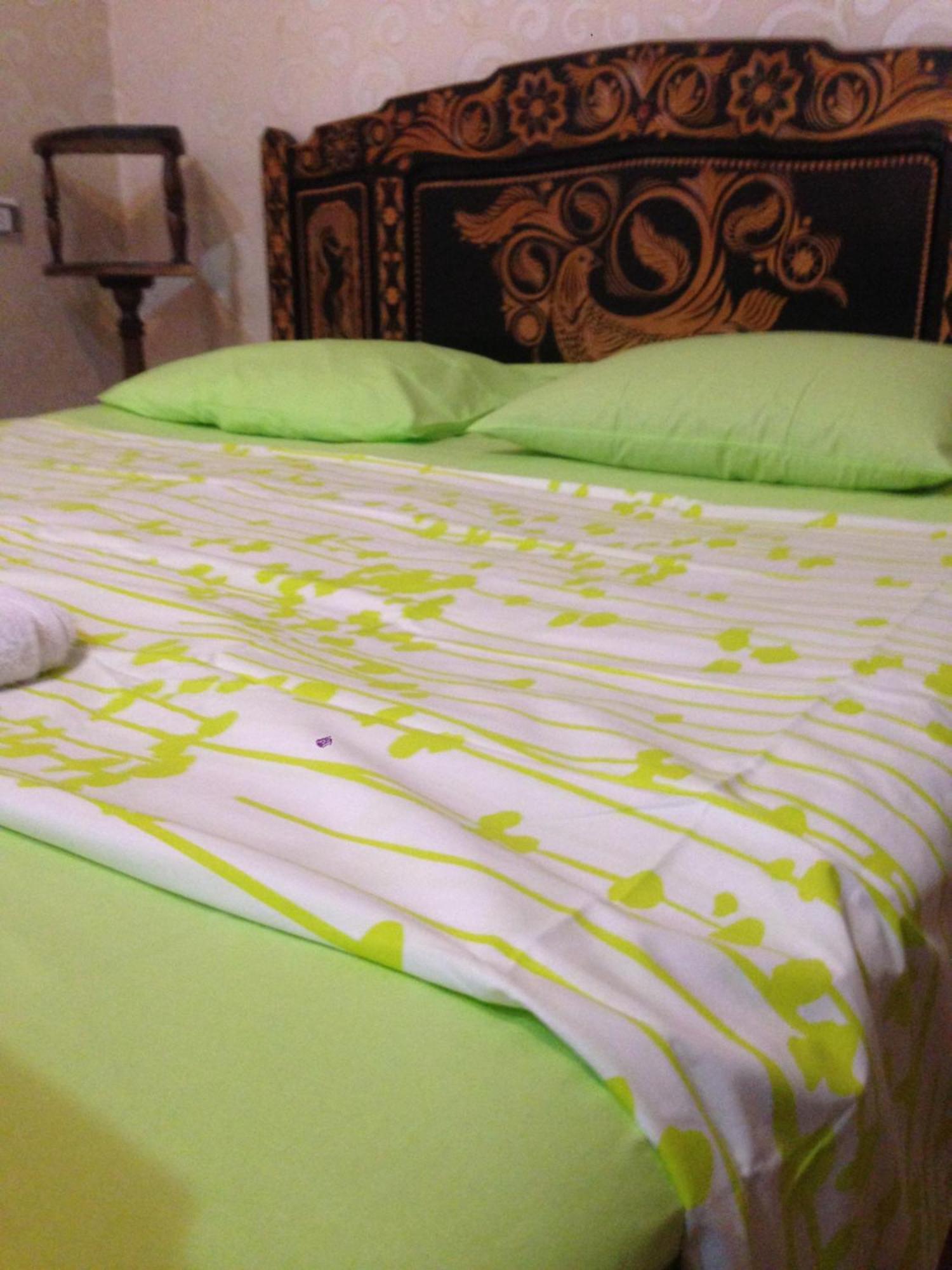 Your House In Tbilisi Bilik gambar